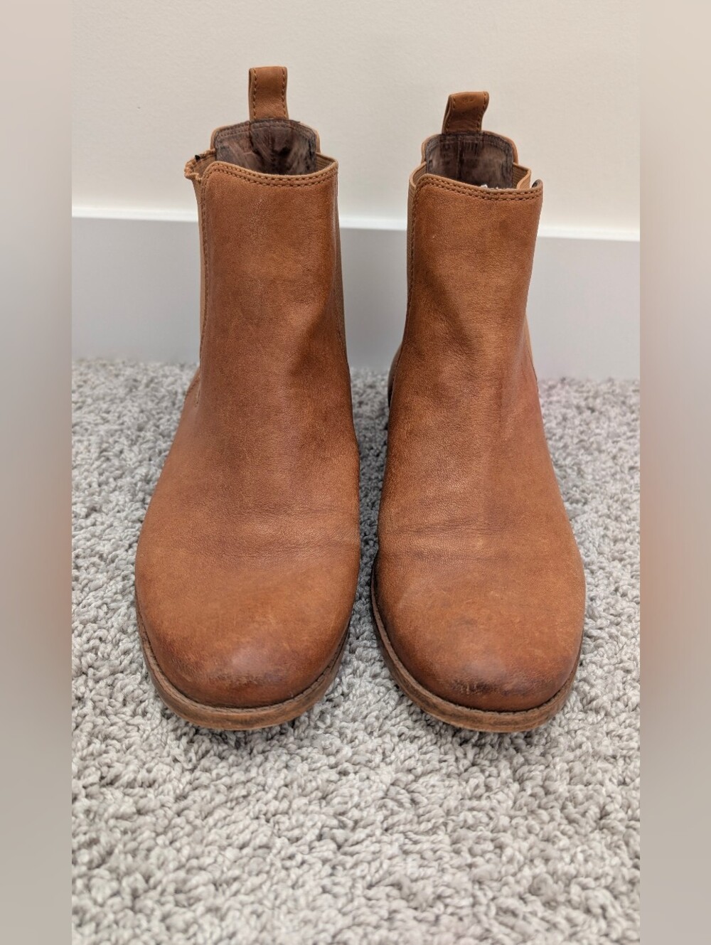 Frye Anna Leather Chelsea Boots